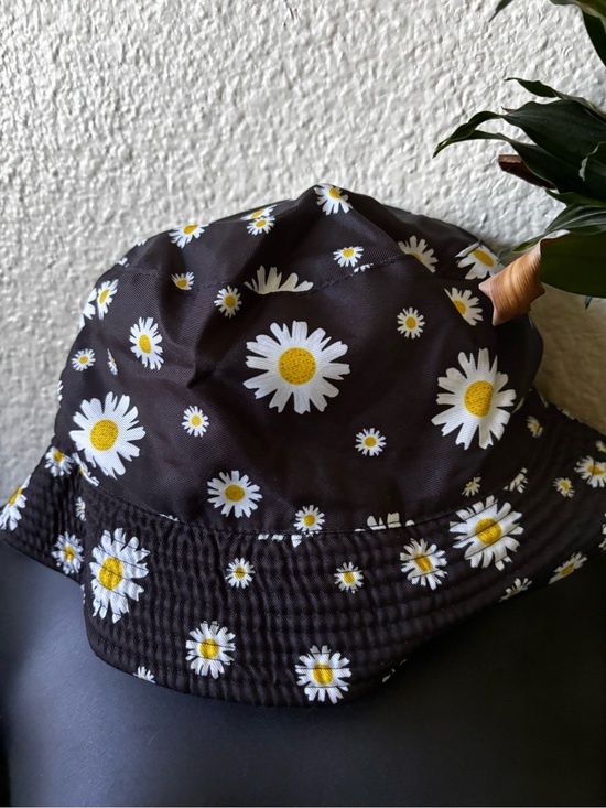 Other - Daisy Print Black Bucket Hat (Small/Medium)